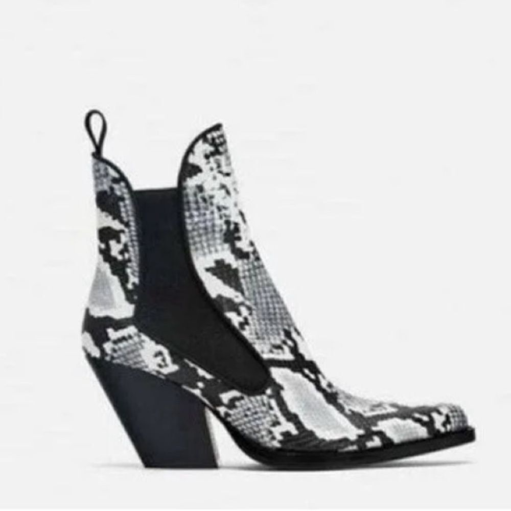 Zara Cowboy Black & White  Snake Print Ankle Boots/Booties Size 38 US 7.5